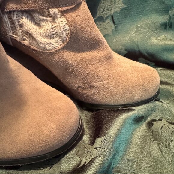 Steve Madden  P-Alpine Suede Knit Wedge Boots - Size 8 - Picture 5 of 11